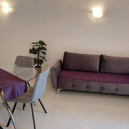 Apartments Mestral Baska Voda Ngoại thất bức ảnh