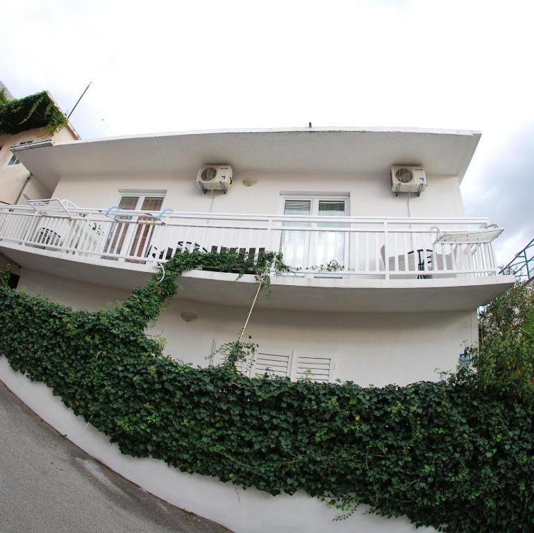 Apartments Mestral Baska Voda Ngoại thất bức ảnh